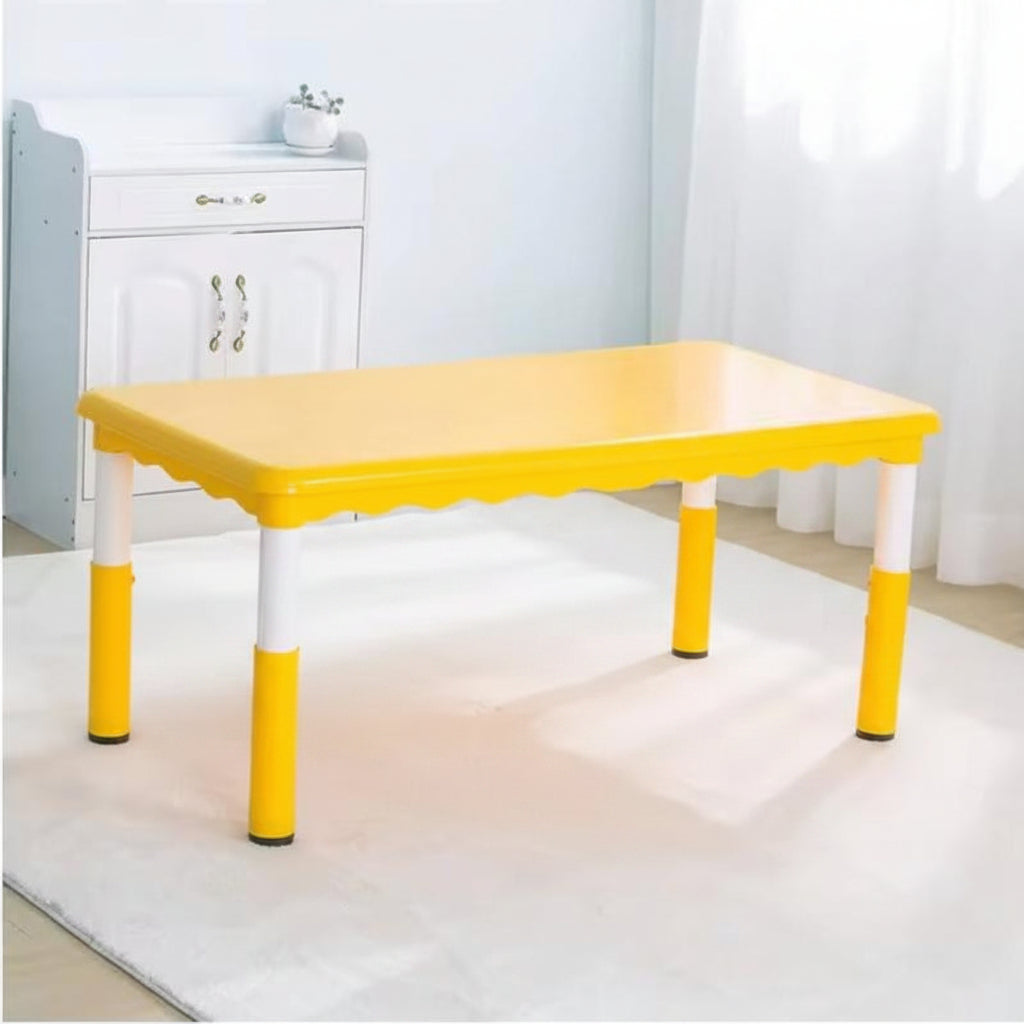 KIDS TABLE / ONLY TABLE